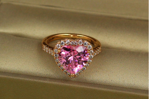 Кільце Xuping Jewelry серце океану з розовим каменем 1,4 см р 16 золотисте