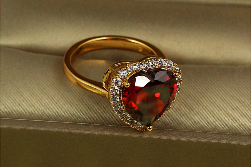 Кільце Xuping Jewelry серце океану з червоним каменем 1,6 см  р 17 золотисте