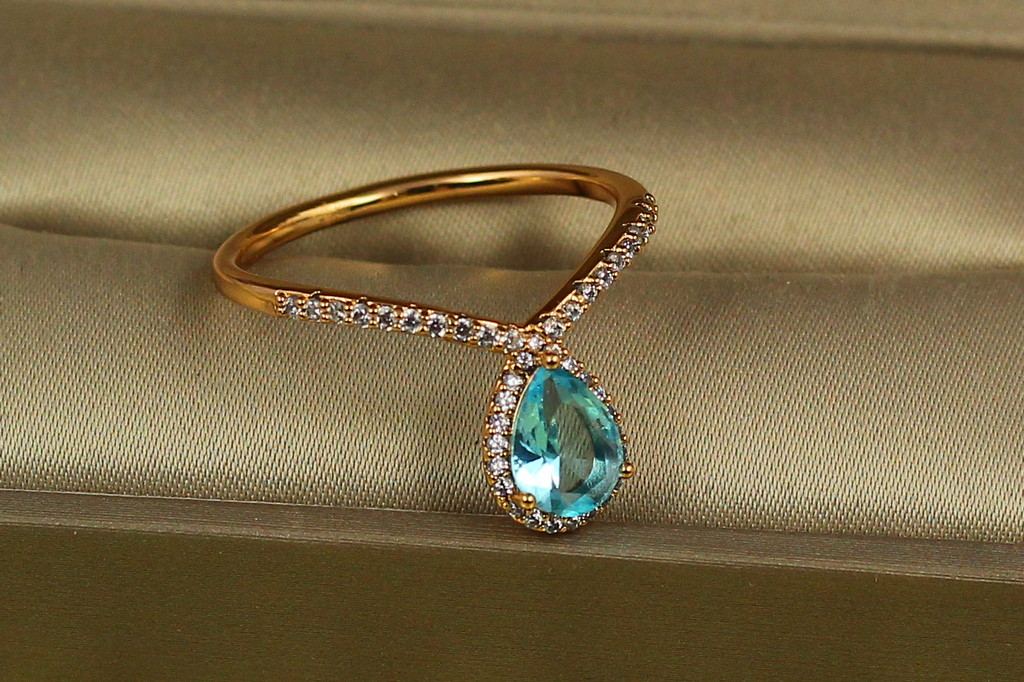 Кільце Xuping Jewelry Попелюшка з блакитним каменем р 17 золотисте