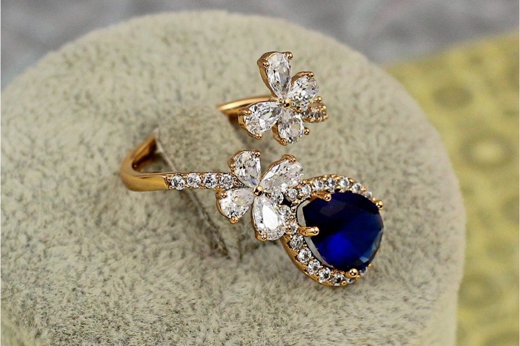 Кільце Xuping Jewelry Марсель з синім каменем розсувне р 16 золотисте