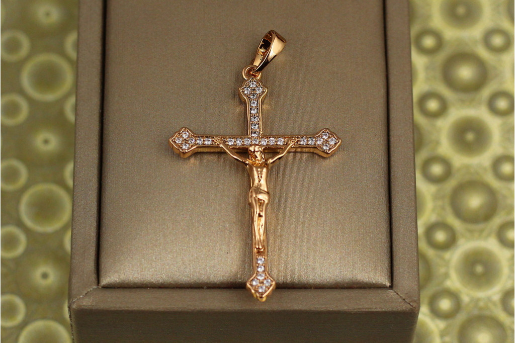 Крестик Xuping Jewelry распятье с ромбами на концах 3,6 см золотистый
