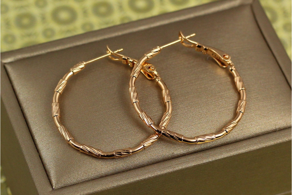 Серьги Xuping Jewelry граненые цилиндры 3 см золотистые