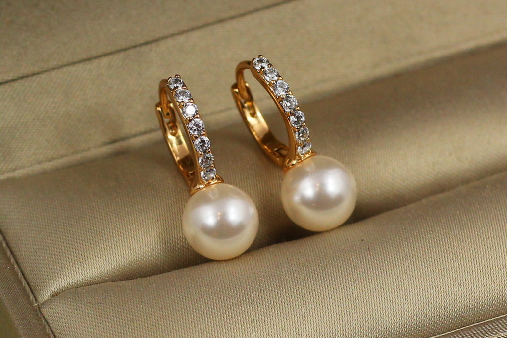 Серьги Xuping Jewelry юность с жемчугом 2 см золотистые