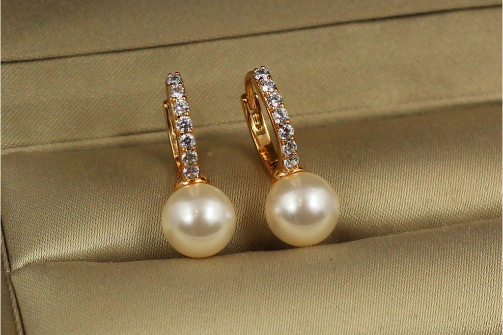 Серьги Xuping Jewelry юность с жемчугом 2 см золотистые