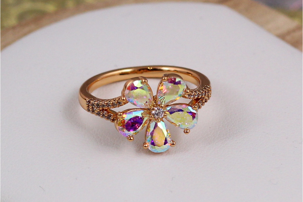 Кільце Xuping Jewelry квітка з каменем хамелеон р 19 золотисте