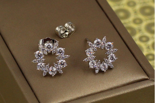 Сережки гвоздики Xuping Jewelry вінець долі 1,4 см сріблясті