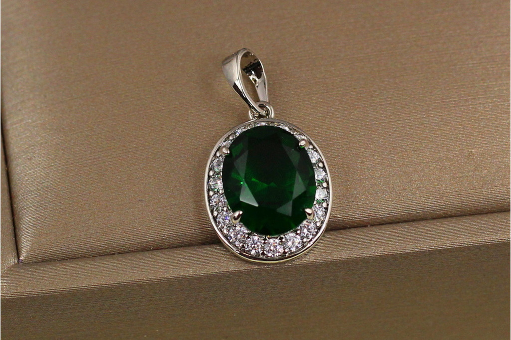 Кулон Xuping Jewelry малинки зеленый камень 1.7 см серебристый