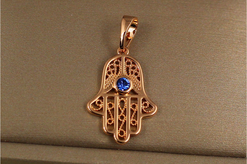 Кулон Xuping Jewelry хамса с синим камешком 2 см золотистый