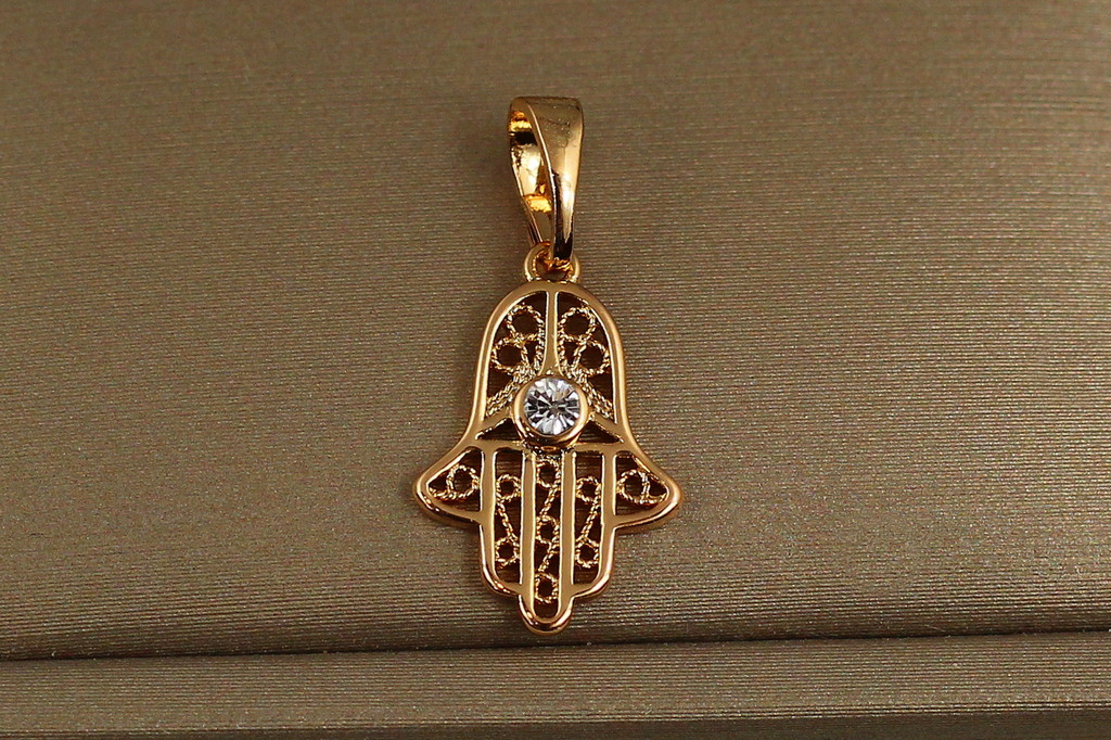 Кулон Xuping Jewelry хамса с белым камешком 1,6 см золотистый