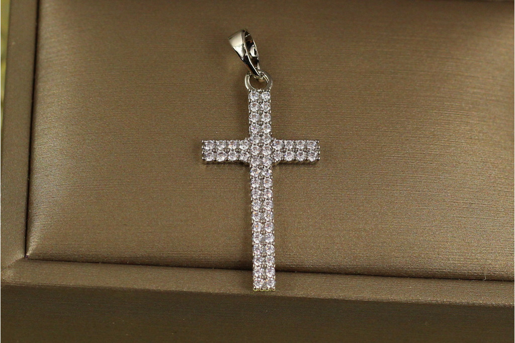 Крестик Xuping Jewelry крестик с фианитами в два ряда 3 см серебристый