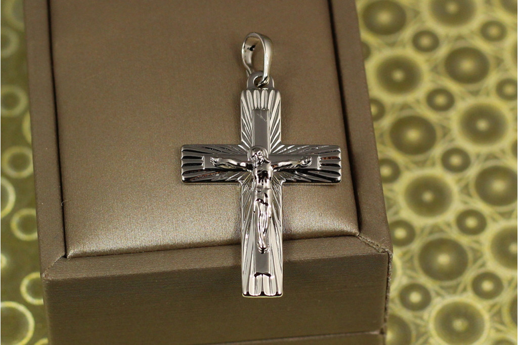 Крестик Xuping Jewelry Иисус в лучах 3.5 см серебристый