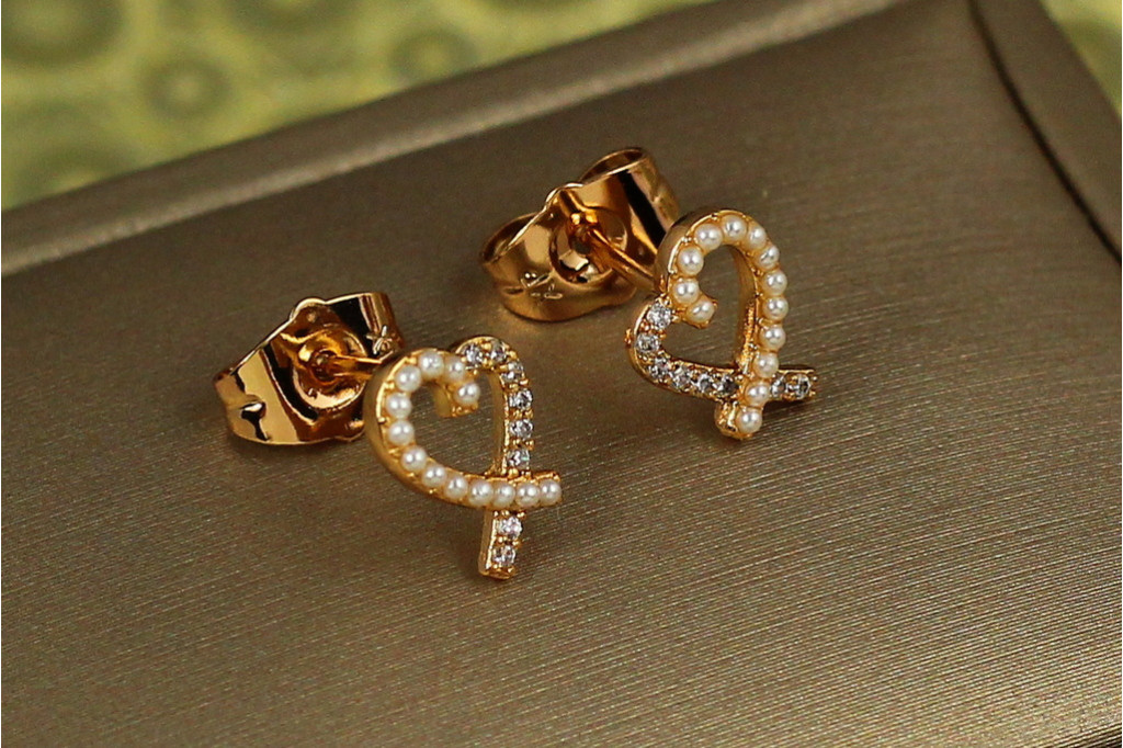 Серьги гвоздики Xuping Jewelry сердечко ободок с жемчужинками 10 мм золотистые