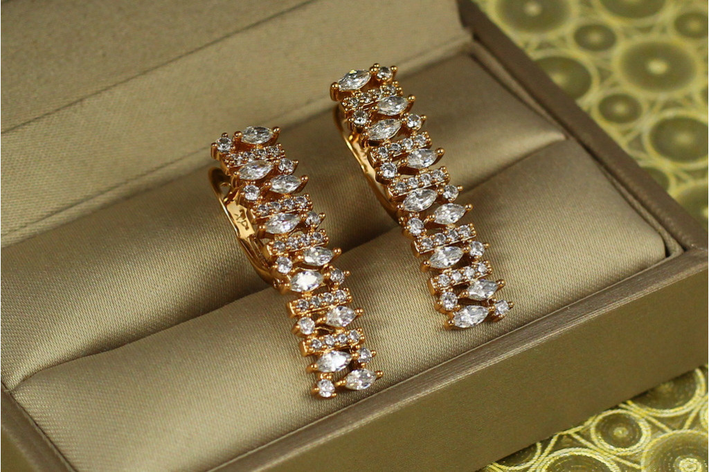Сережки Xuping Jewelry Віконтеса з білими каменями 3 см золотисті