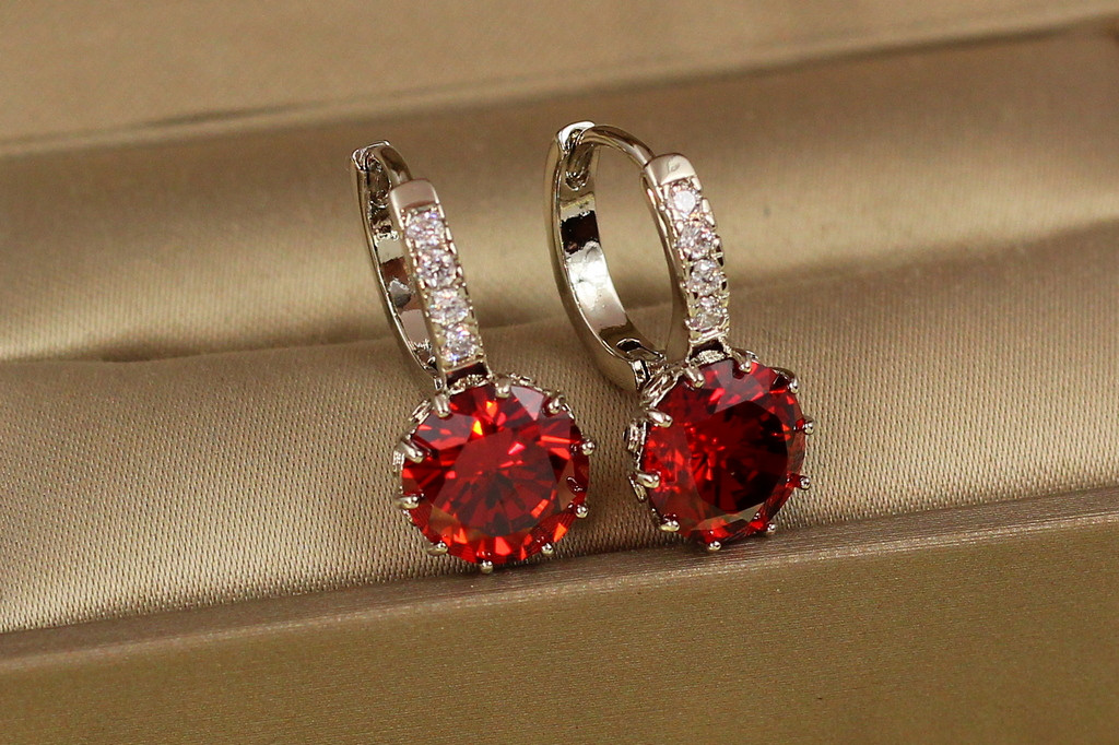 Серьги Xuping Jewelry с большим красным камнем 2 см серебристые