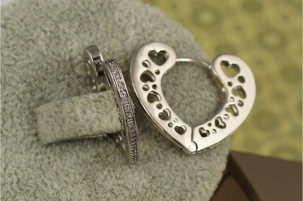 Сережки Xuping Jewelry серце одна доріжка з бортиками 2 см сріблясті