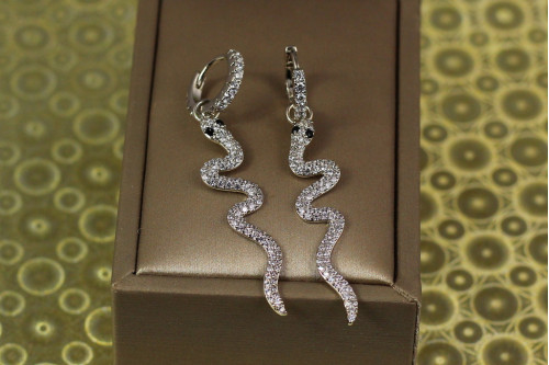Серьги подвески Xuping Jewelry Извивающаяся змея 5,2 см серебристые