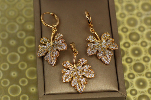 Набор Xuping Jewelry Листик клена золотистый