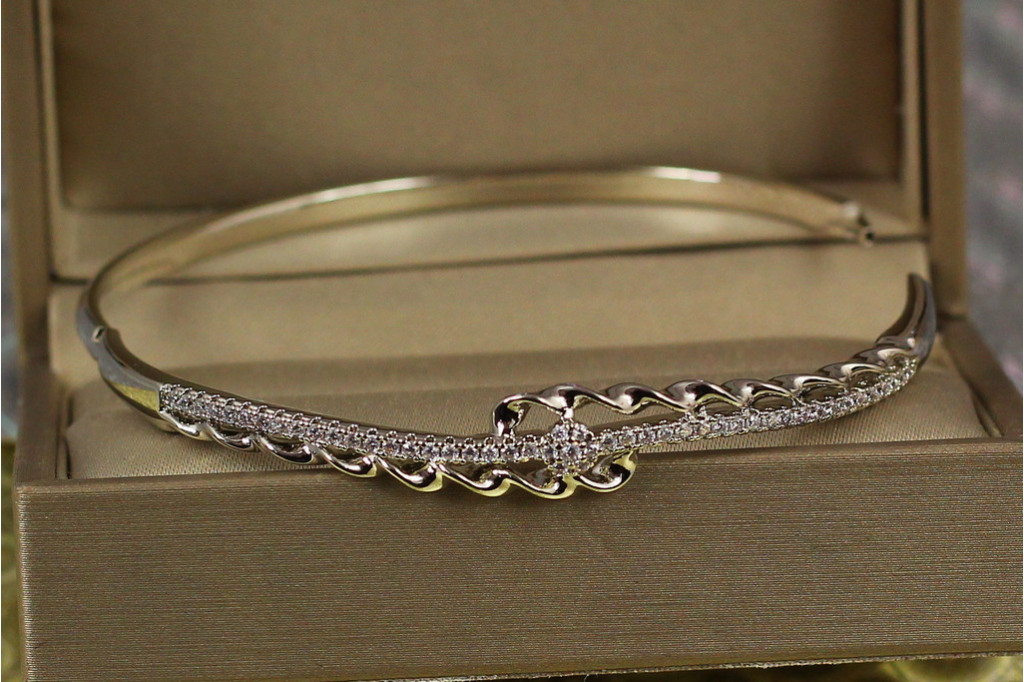 Браслет бэнгл Xuping Jewelry Энергия 60 мм 8 на руку от 17 см до 19 см серебристый
