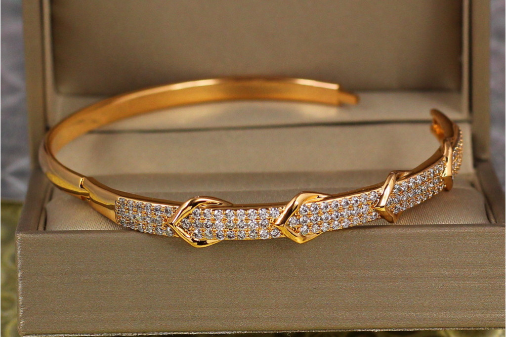 Браслет бенгл Xuping Jewelry Мулен Руж 57 мм на руку від 16 см до 18 см золотистий