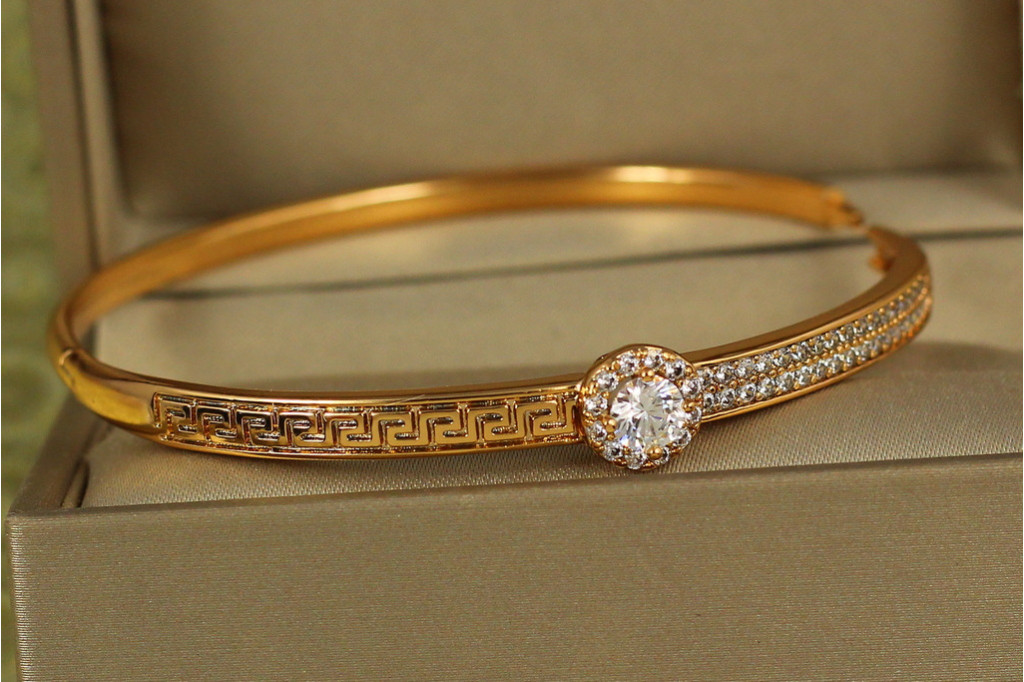 Браслет бэнгл  Xuping Jewelry Эллада 57 мм 9 мм на руку от 16 см до 18 см золотистый