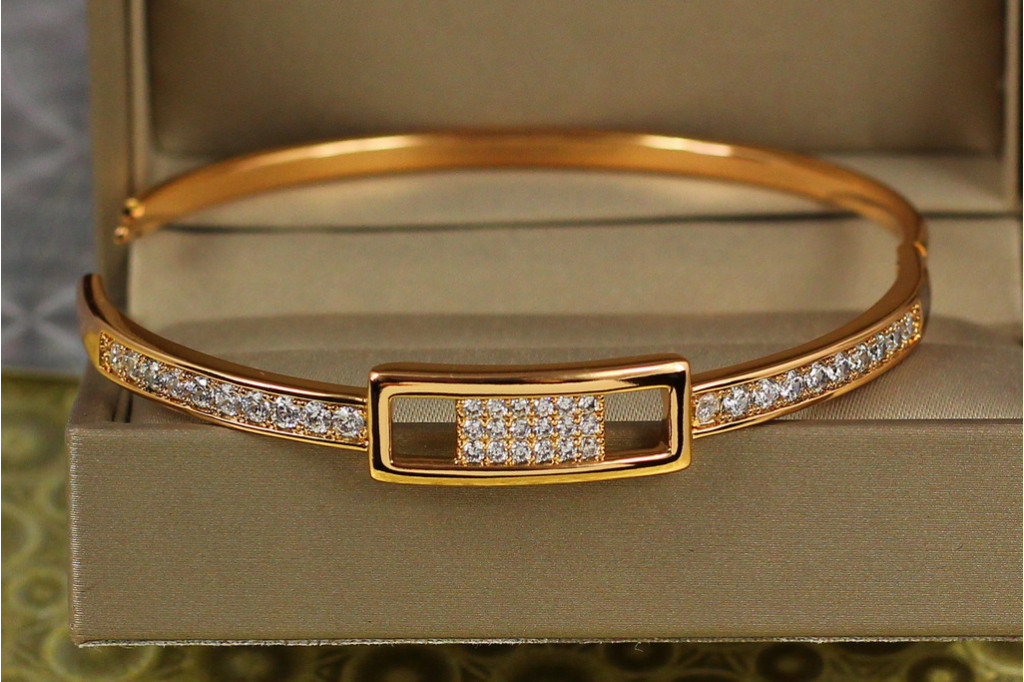 Браслет бенгл Xuping Jewelry Рафінад 60 мм 9 мм на руку від 17 см до 19 см золотистий