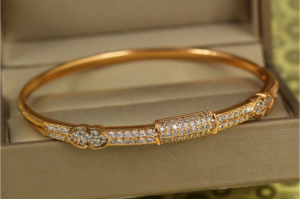 Браслет бенгл Xuping Jewelry Козир 60 мм 6 мм на руку від 17 см до 19 см золотистий