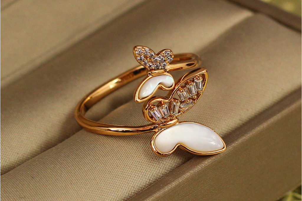 Кільце Xuping Jewelry Два Метелика розсувне 16 і більше золотисте