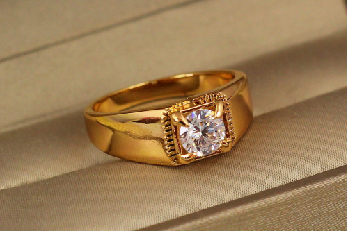 Печатка Xuping Jewelry білий фіаніт в квадраті р 19 золотиста