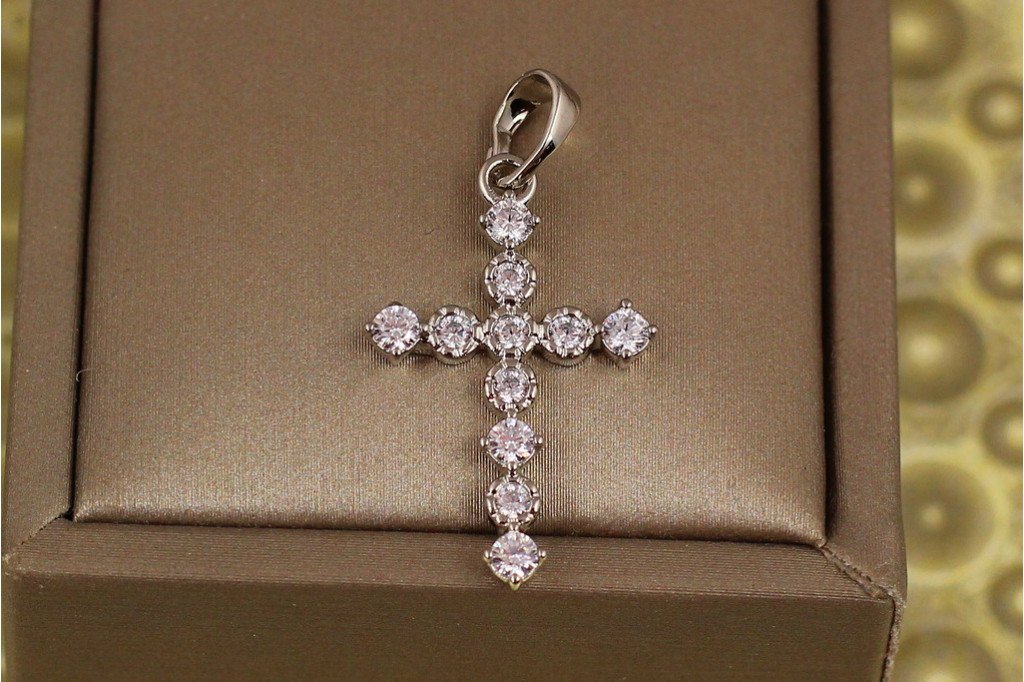 Крестик Xuping Jewelry крестик с крупными фианитами в ободке и без 2,5 см серебристый