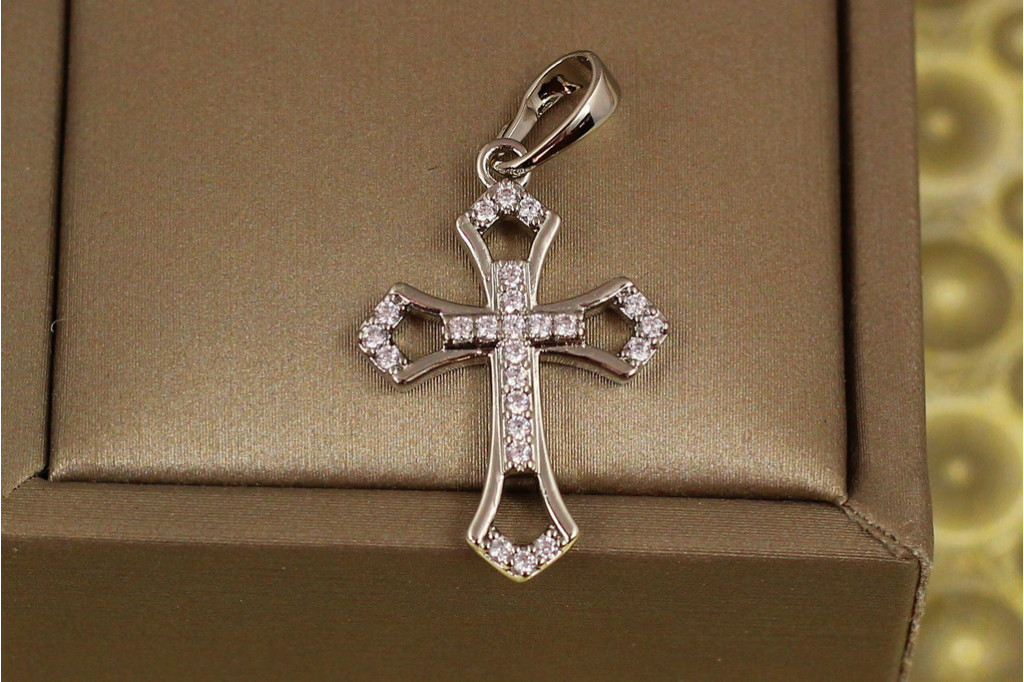 Крестик Xuping Jewelry с фианитами и заостренными краями 2,2 см серебристый