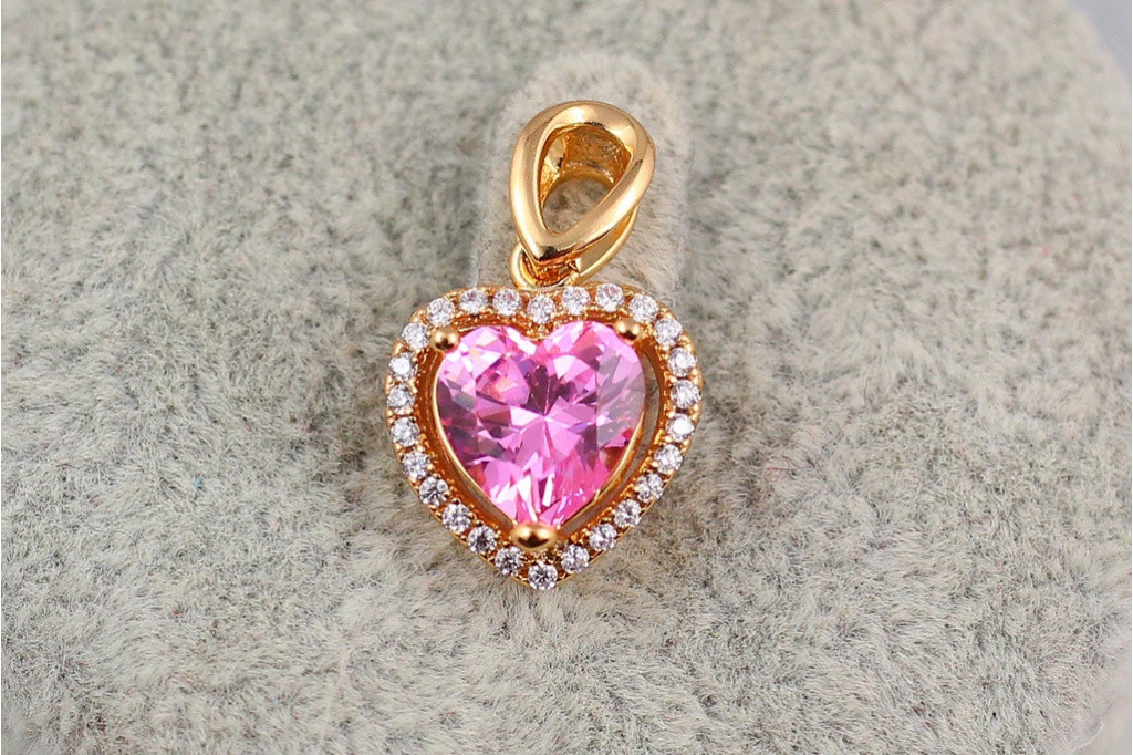 Кулон Xuping Jewelry розовое сердечко в ободке из мелких фианитов для тонкой цепи 1.2 см золотистый