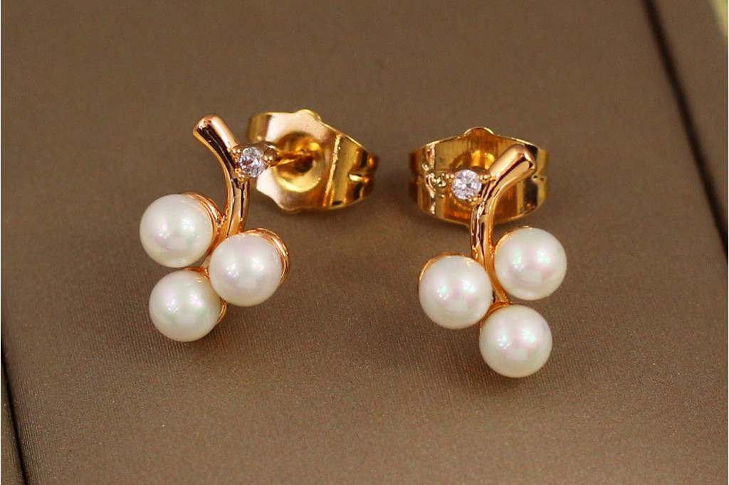 Серьги гвоздики Xuping Jewelry хлопок с жемчугом 1,3 см золотистые