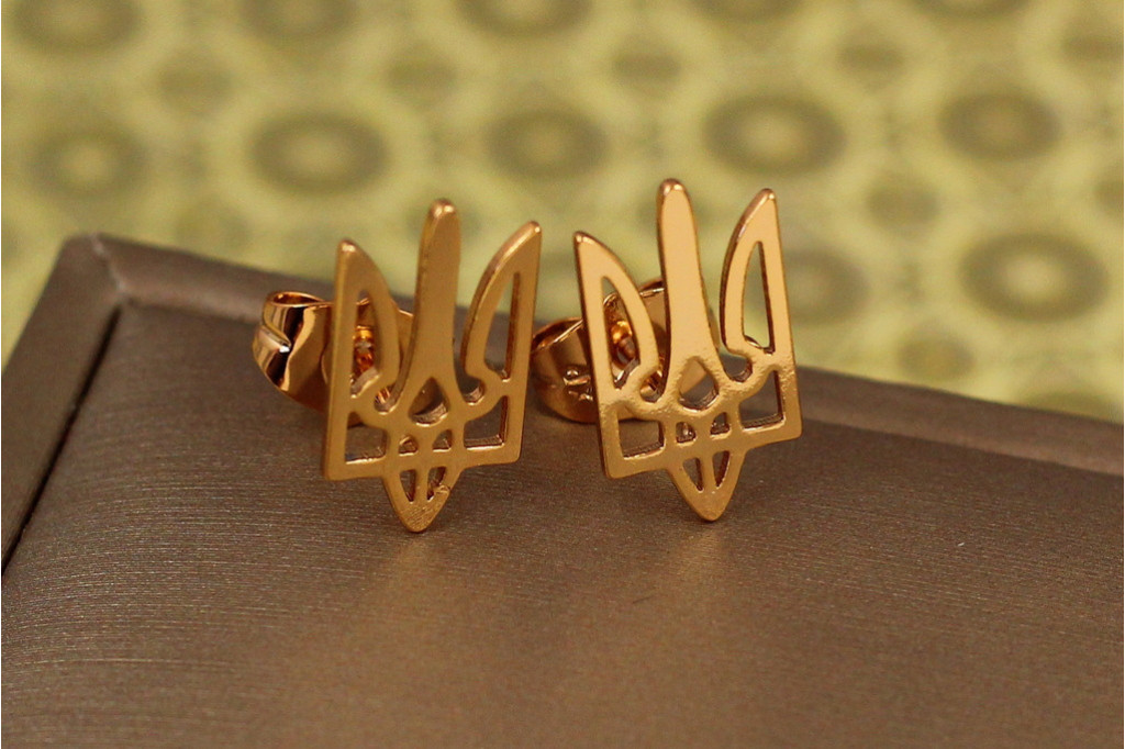 Серьги гвоздики Xuping Jewelry Герб тризубец 1,7 см золотистые