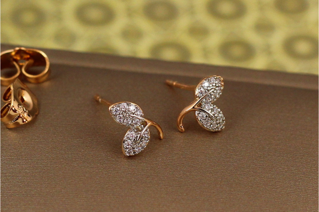 Серьги гвоздики Xuping Jewelry листики с родием 8 мм золотистые