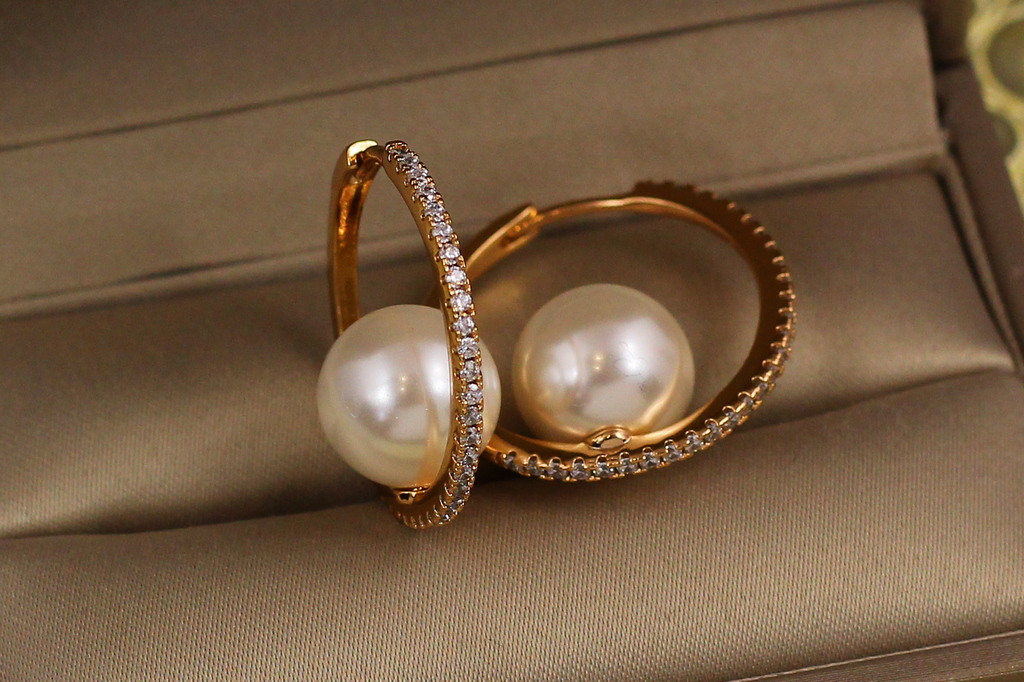 Сережки Xuping Jewelry кільце з перлиною 2.3 см золотисті