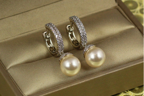 Сережки підвіски Xuping Jewelry з перлами та доріжками зверху 2,8 см сріблясті