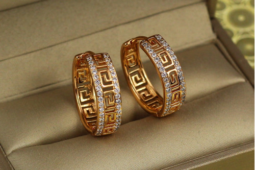 Сережки Xuping Jewelry з грецьким візерунком бортики з камінців 2,2 см золотисті