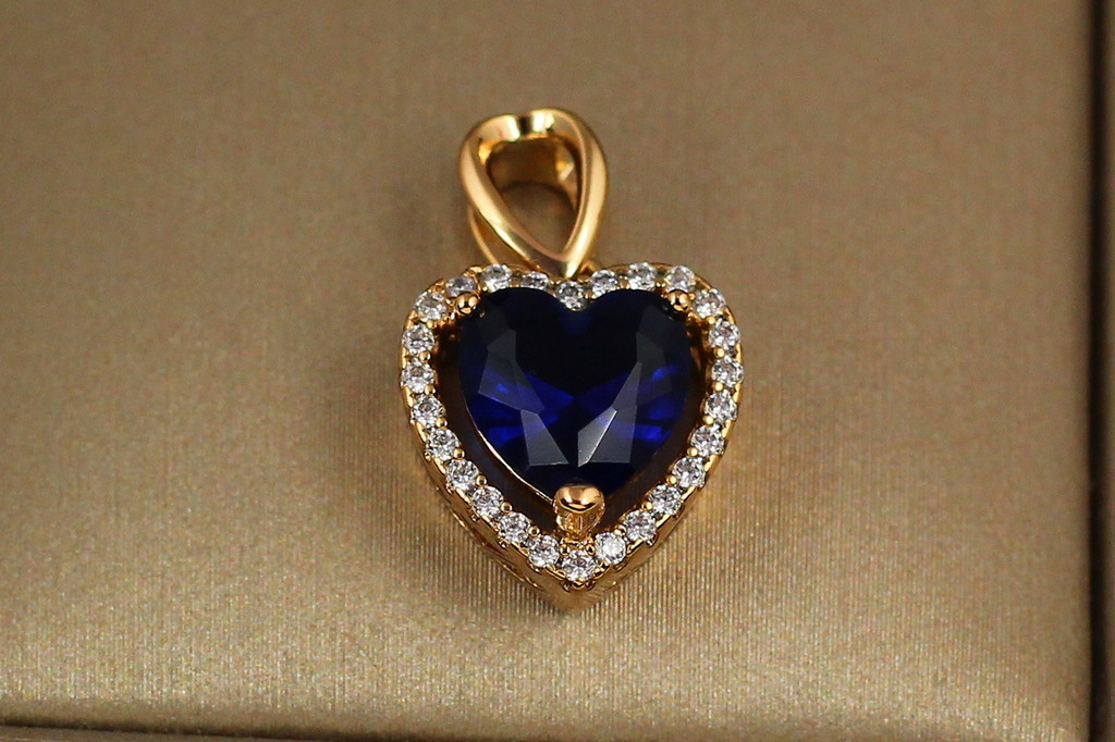 Кулон Xuping Jewelry синее сердечко в ободке из мелких фианитов для тонкой цепи 1.2 см золотистый