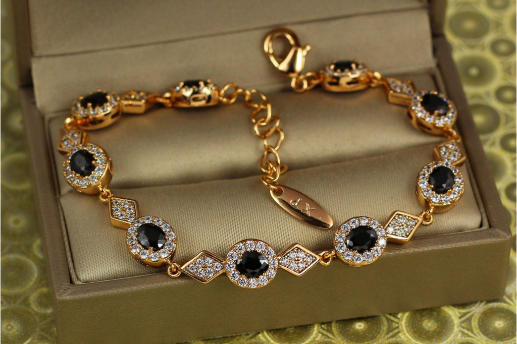 Браслет Xuping Jewelry малинки с ромбами с черными камнями 17 см 8 мм золотистый