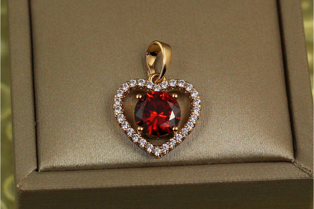 Кулон Xuping Jewelry ободок сердечко с красным камнем 1,5 см золотистый