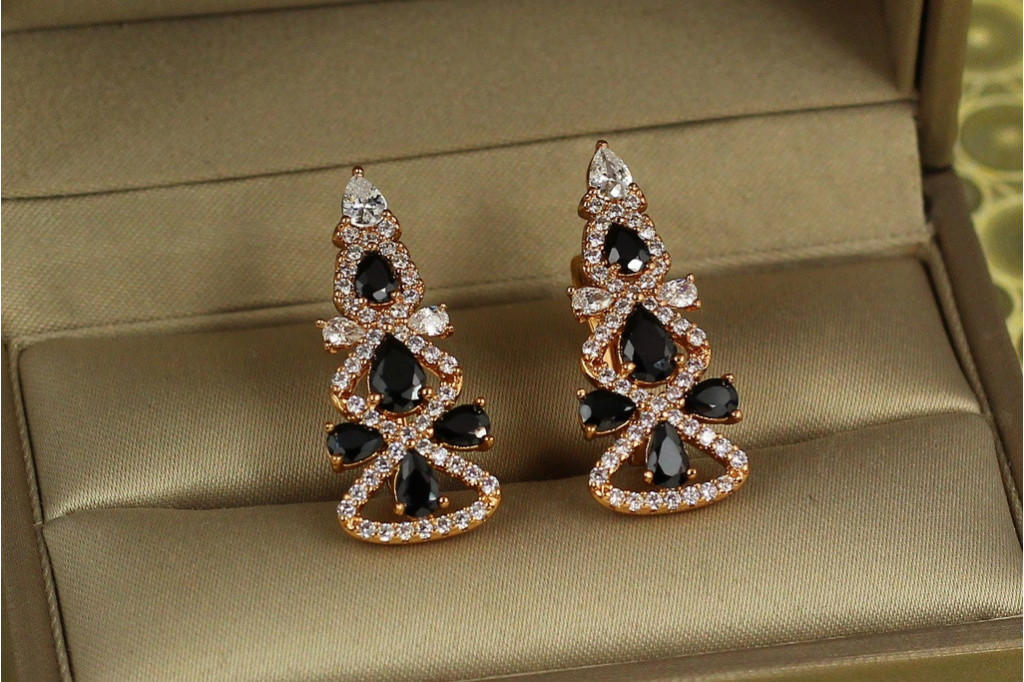 Сережки Xuping Jewelry Ялиночка з чорними 2,7 см золотисті