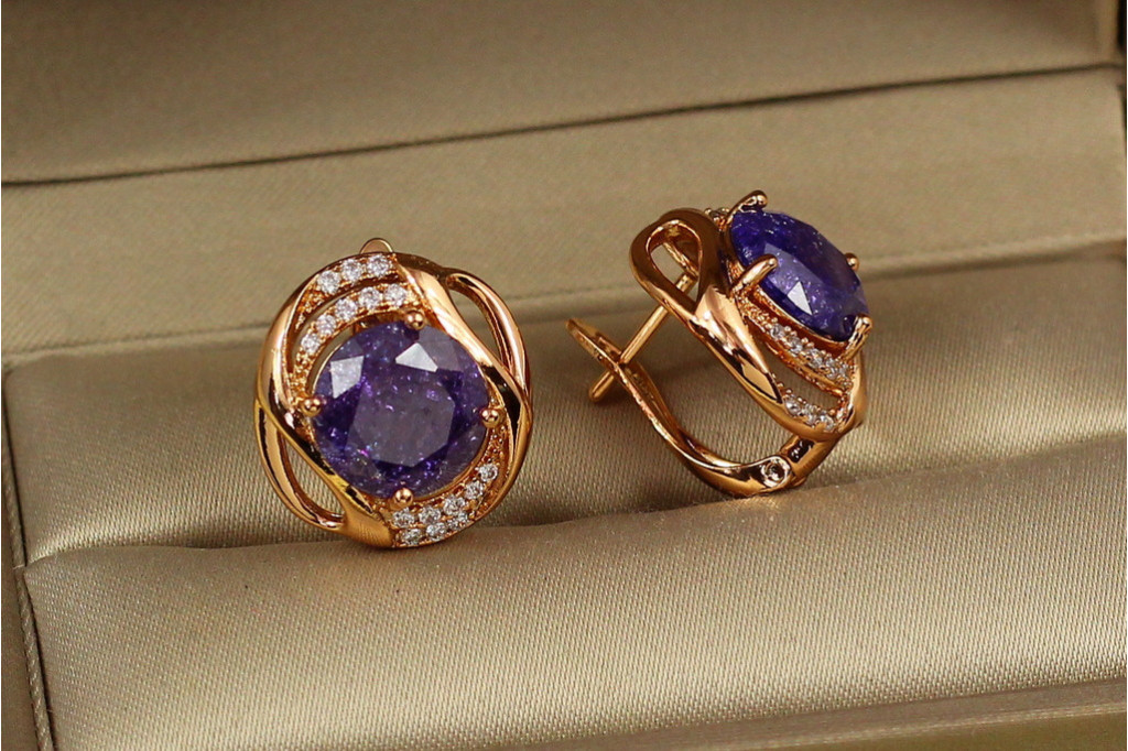 Сережки Xuping Jewelry кутюр"є із фіолетовими каменями 1,8 см золотисті