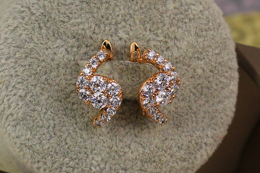 Серьги Xuping Jewelry Равновесие 1,7 см золотистые