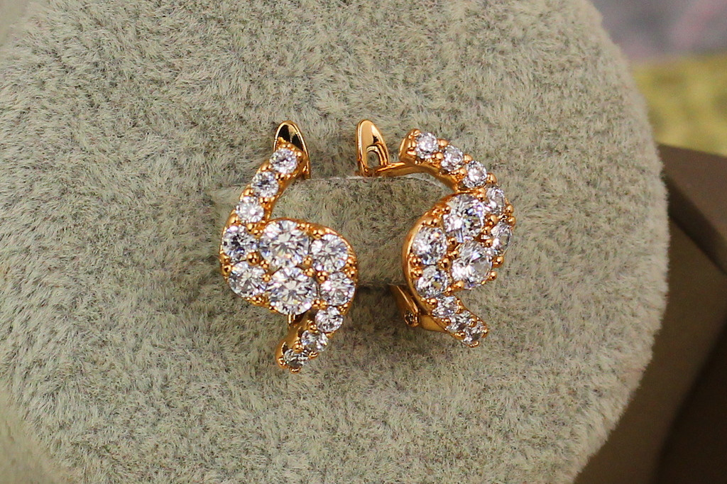 Серьги Xuping Jewelry Равновесие 1,7 см золотистые