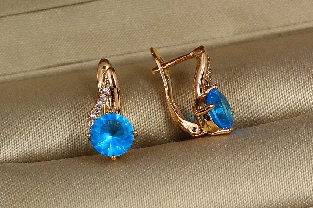 Серьги Xuping Jewelry Былина с голубым камнем 1,5 см золотистые