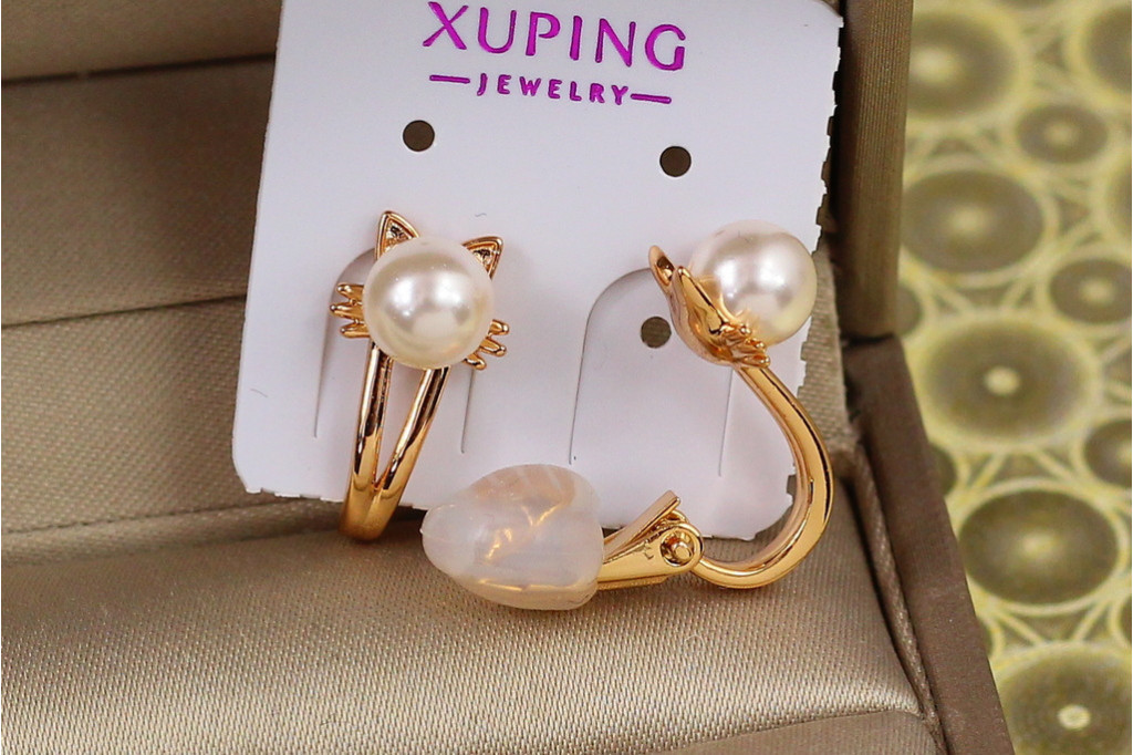 Серьги клипсы Xuping Jewelry котики с жемчугом 1.6 см золотистые