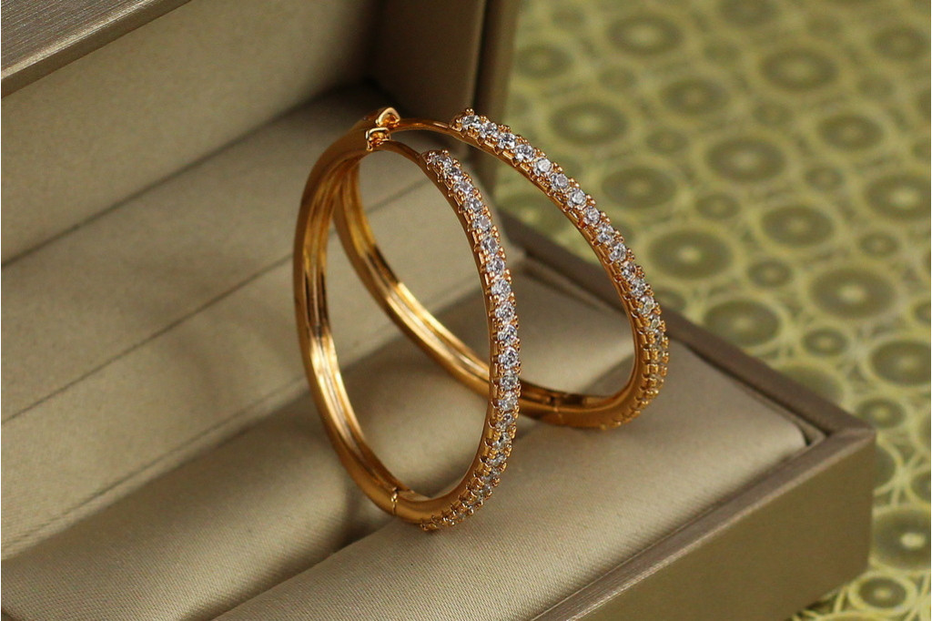 Сережки кільця Xuping Jewelry доріжка із камінців 3 см золотисті