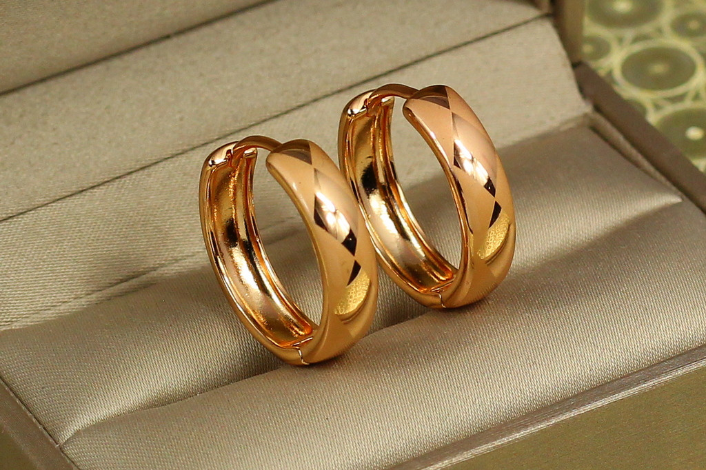 Серьги Xuping Jewelry колечки шагреневые с ромбическим узором 2,2 см золотистые