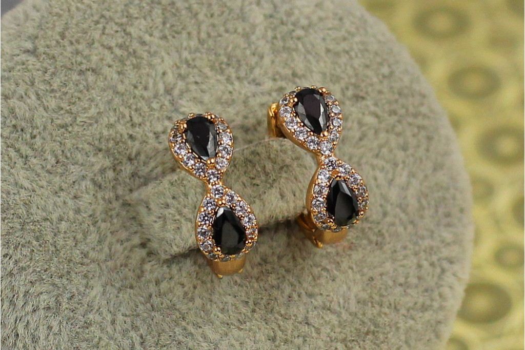 Серьги  Xuping Jewelry две капельки с черными камнями 1.5 см золотистые