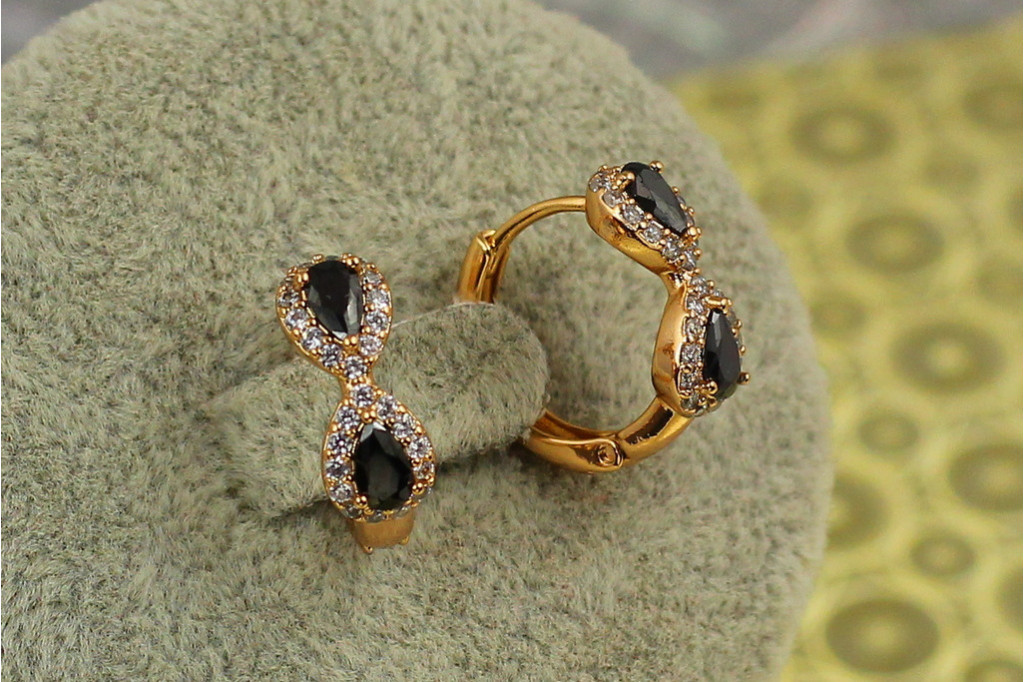 Серьги  Xuping Jewelry две капельки с черными камнями 1.5 см золотистые
